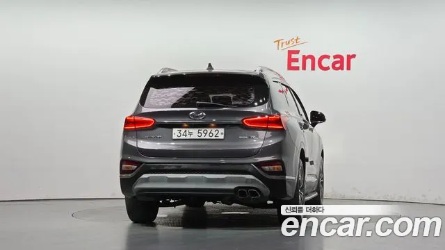 Hyundai Santa Fe 2018 thumb 4