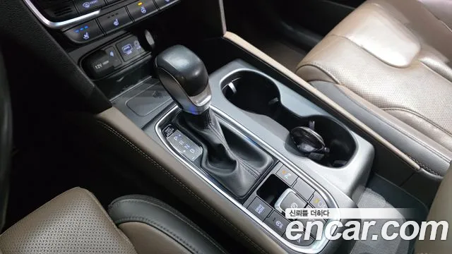 Hyundai Santa Fe 2018 thumb 9