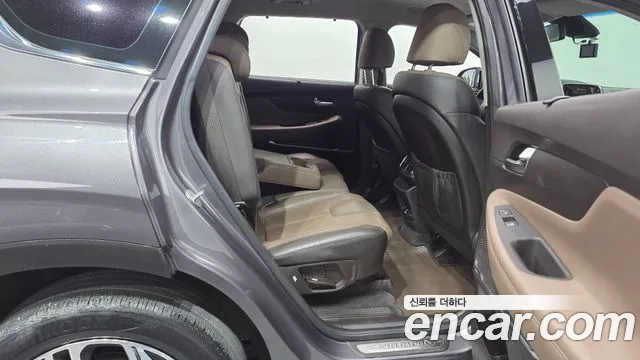 Hyundai Santa Fe 2018 thumb 11