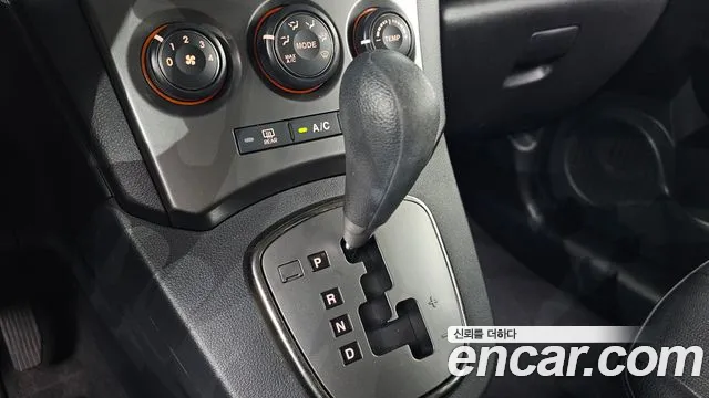 Kia Carens 2011 thumb 9