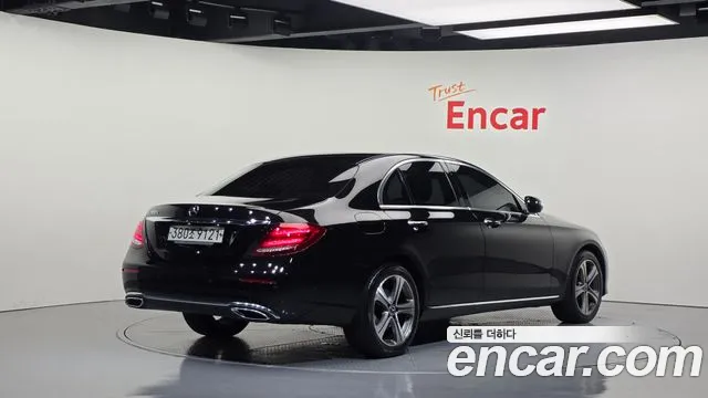 Mercedes-Benz E-Класс 2019 thumb 2