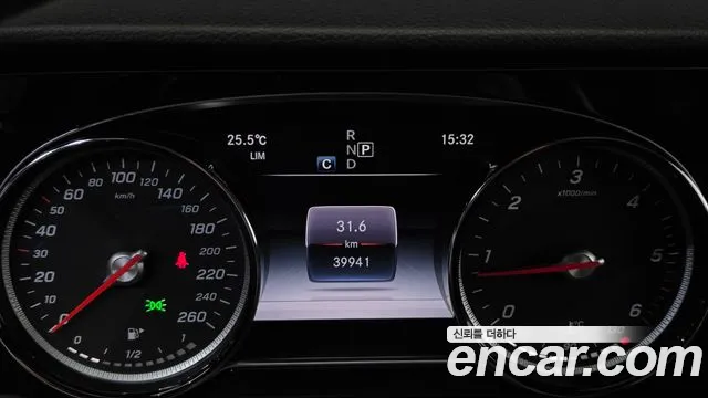 Mercedes-Benz E-Класс 2019 thumb 8
