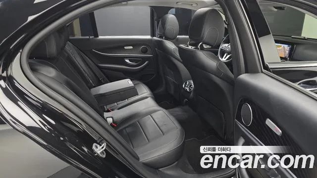 Mercedes-Benz E-Класс 2019 thumb 12