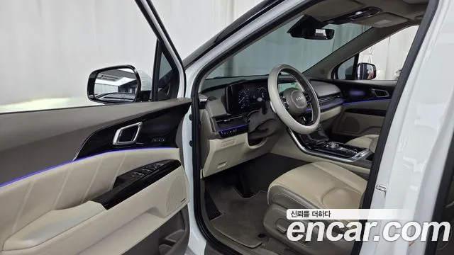 Kia Carnival 2023 thumb 10