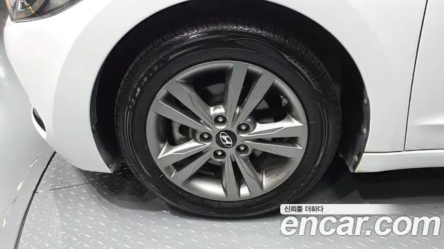 Hyundai Avante 2015 thumb 4