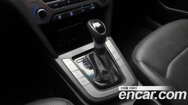 Hyundai Avante 2015 thumb 8