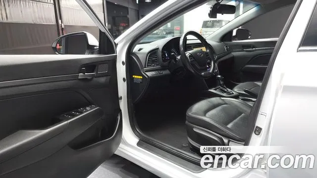 Hyundai Avante 2015 thumb 9