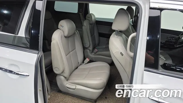 Kia Carnival 2019 thumb 12