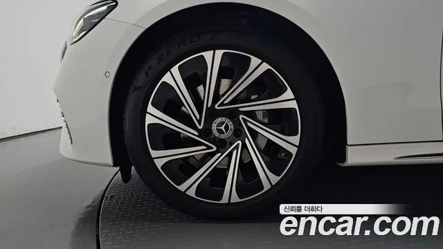 Mercedes-Benz E-Класс 2024 thumb 4