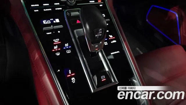 Porsche Panamera 2018 thumb 9