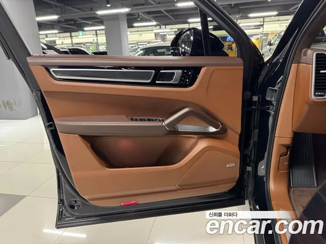 Porsche Cayenne 2020 thumb 6