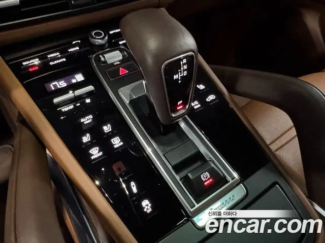 Porsche Cayenne 2020 thumb 9