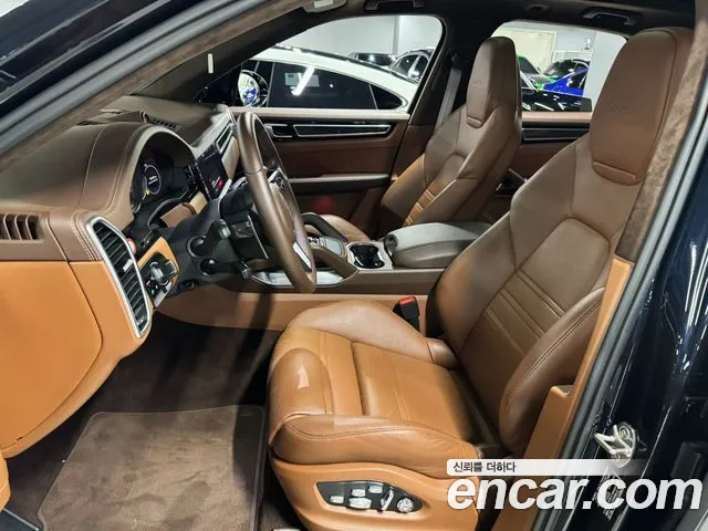 Porsche Cayenne 2020 thumb 10