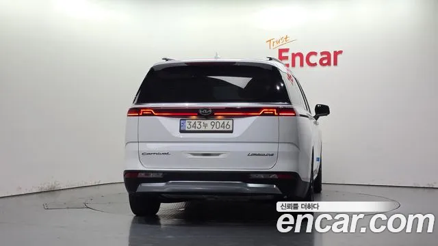 Kia Carnival 2021 thumb 3