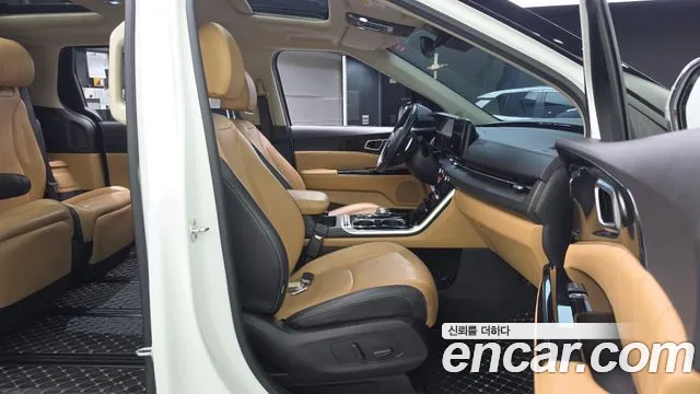 Kia Carnival 2021 thumb 10