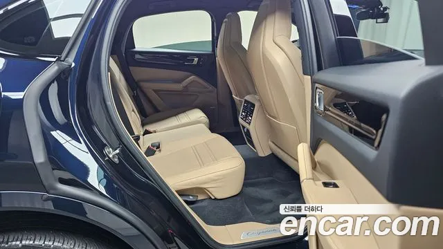 Porsche Cayenne 2023 thumb 10
