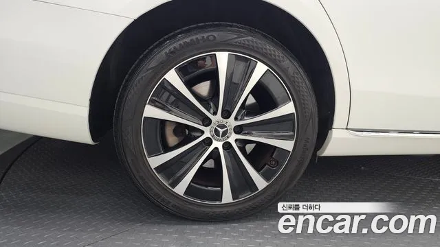 Mercedes-Benz E-Класс 2021 thumb 4