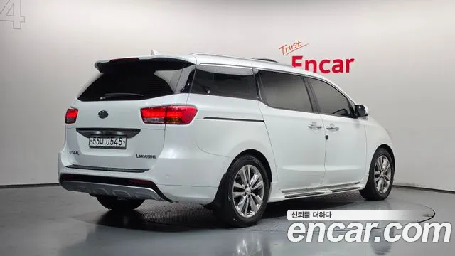 Kia Carnival 2016 thumb 2