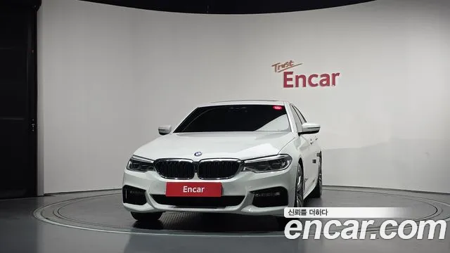 BMW 5-Series 2017 thumb 3