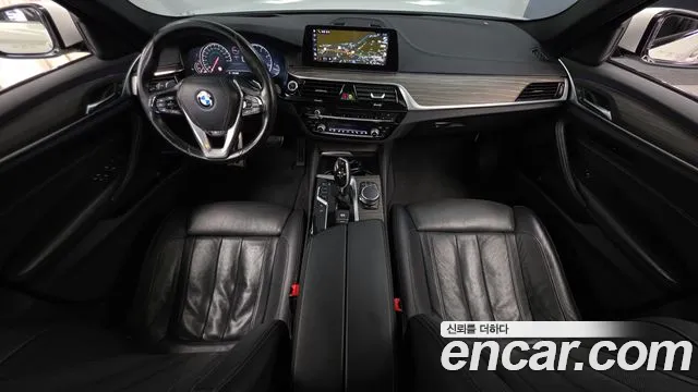 BMW 5-Series 2017 thumb 7