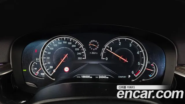 BMW 5-Series 2017 thumb 8