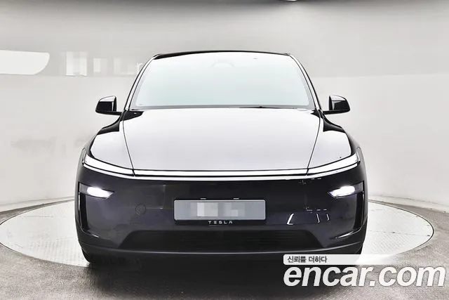 Tesla Model Y 2026 thumb 3