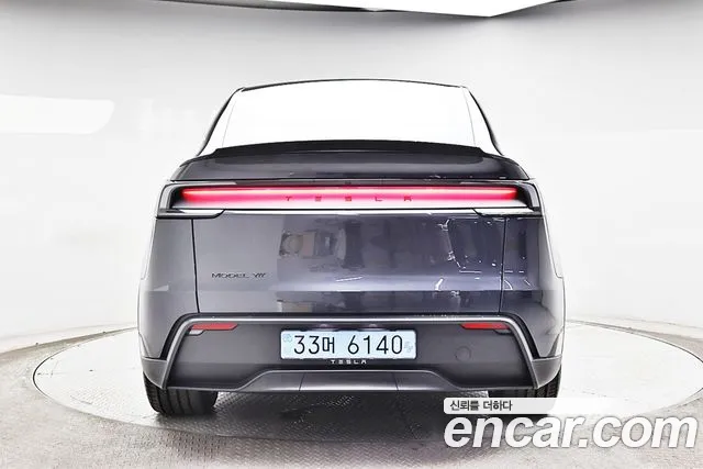 Tesla Model Y 2026 thumb 4