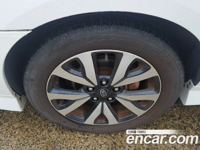 Kia Carens 2011 thumb 5