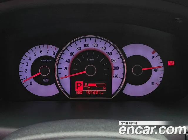 Kia Carens 2011 thumb 8