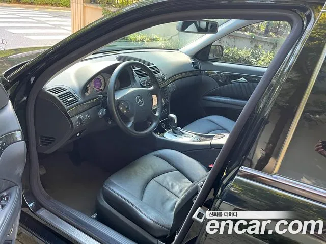 Mercedes-Benz E-Класс 2004 thumb 6