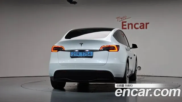 Tesla Model Y 2024 thumb 4