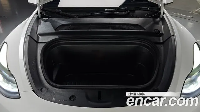 Tesla Model Y 2024 thumb 6