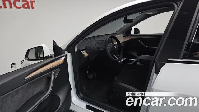 Tesla Model Y 2024 thumb 10