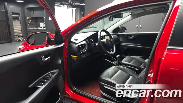 Kia Stonic 2017 thumb 10