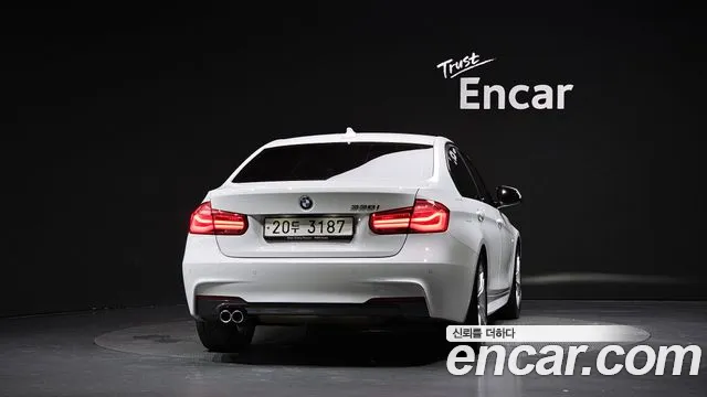 BMW 3-Series 2017 thumb 3