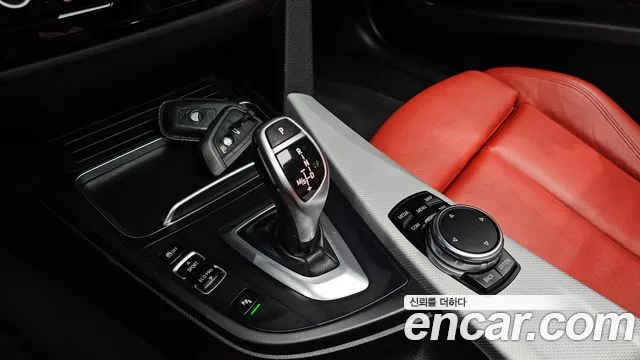 BMW 3-Series 2017 thumb 8