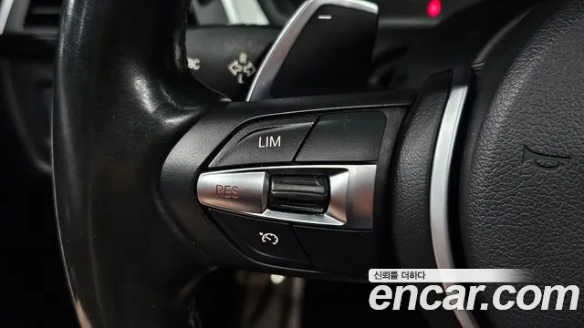 BMW 3-Series 2017 thumb 12