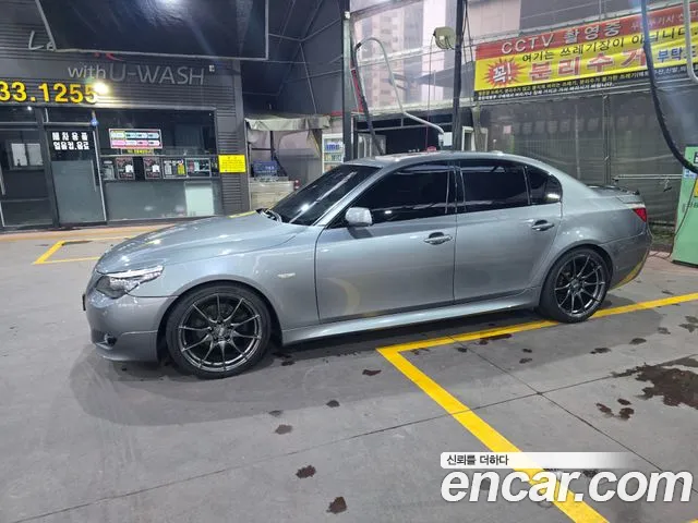 BMW 5-Series 2008 thumb 2