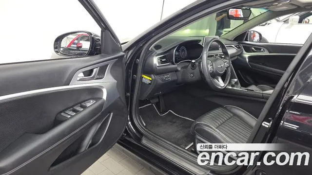 Genesis G70 2020 thumb 10