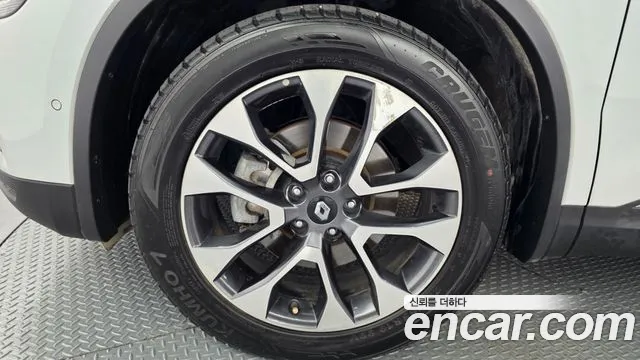 Renault-KoreaSamsung Koleos 2018 thumb 5