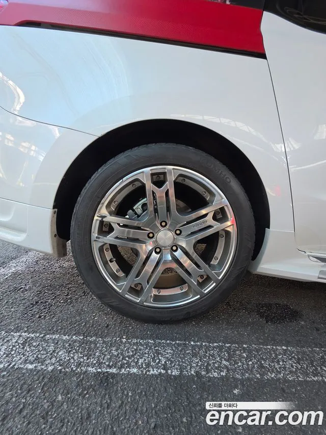 Kia Carnival 2015 thumb 5