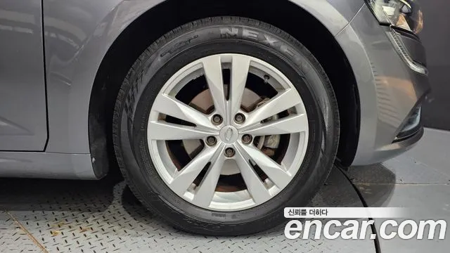 Renault-KoreaSamsung Megane 2019 thumb 4