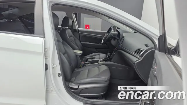 Hyundai Avante 2017 thumb 11