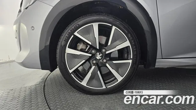 Peugeot 208 2022 thumb 4