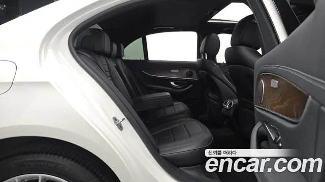 Mercedes-Benz E-Класс 2021 thumb 12
