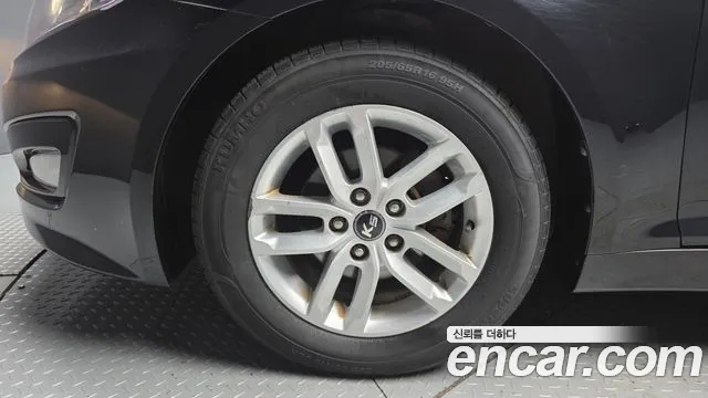 Kia K5 2010 thumb 5