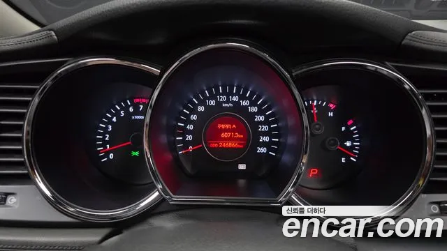 Kia K5 2010 thumb 8