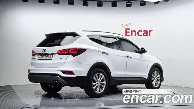 Hyundai Santa Fe 2018 thumb 2