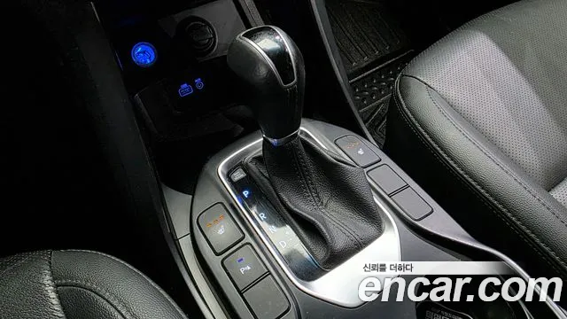 Hyundai Santa Fe 2018 thumb 9