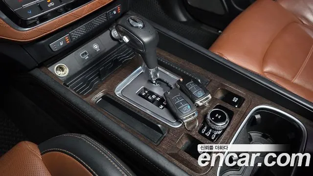 KG_Mobility_Ssangyong Rexton 2018 thumb 9